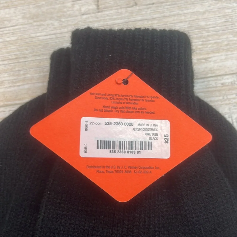 St Johns Bay Black Hat and Glove Set